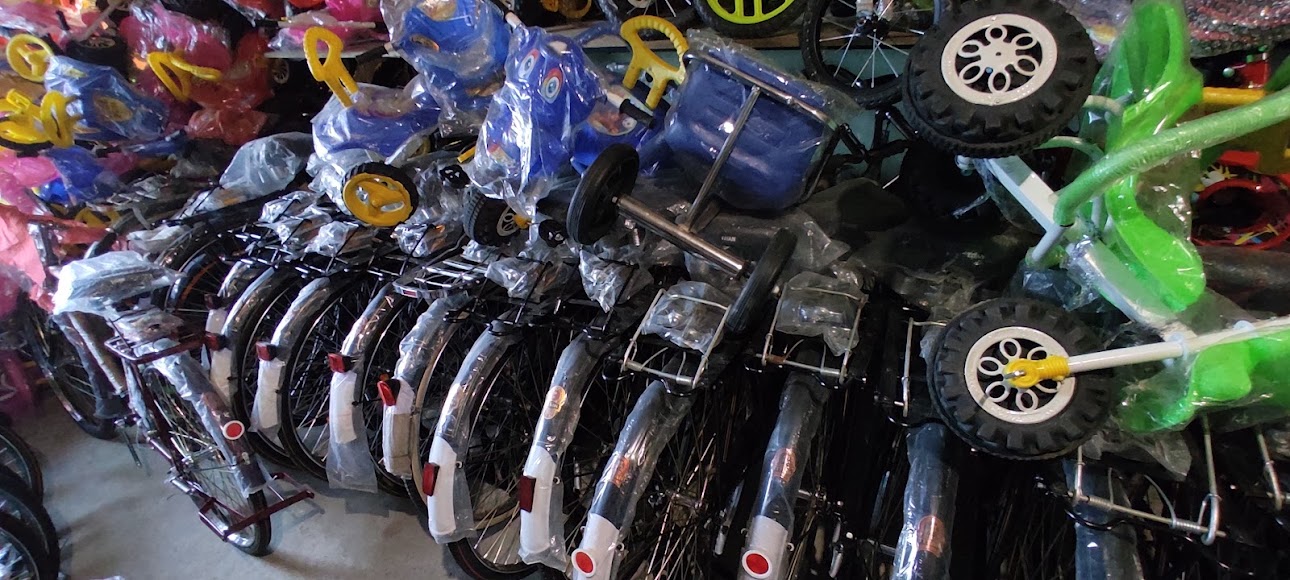 Supreme Cycle store and bicycle stock — owner photo 11