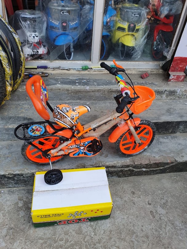 Supreme Cycle store and bicycle stock — owner photo 18
