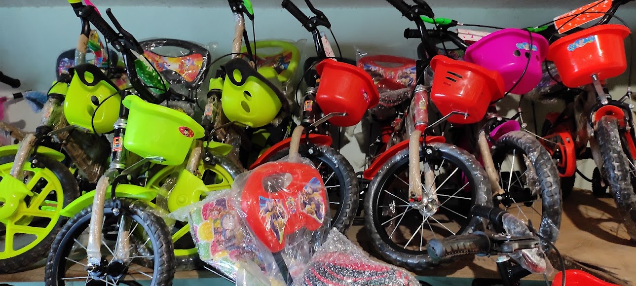 Supreme Cycle store and bicycle stock — owner photo 32